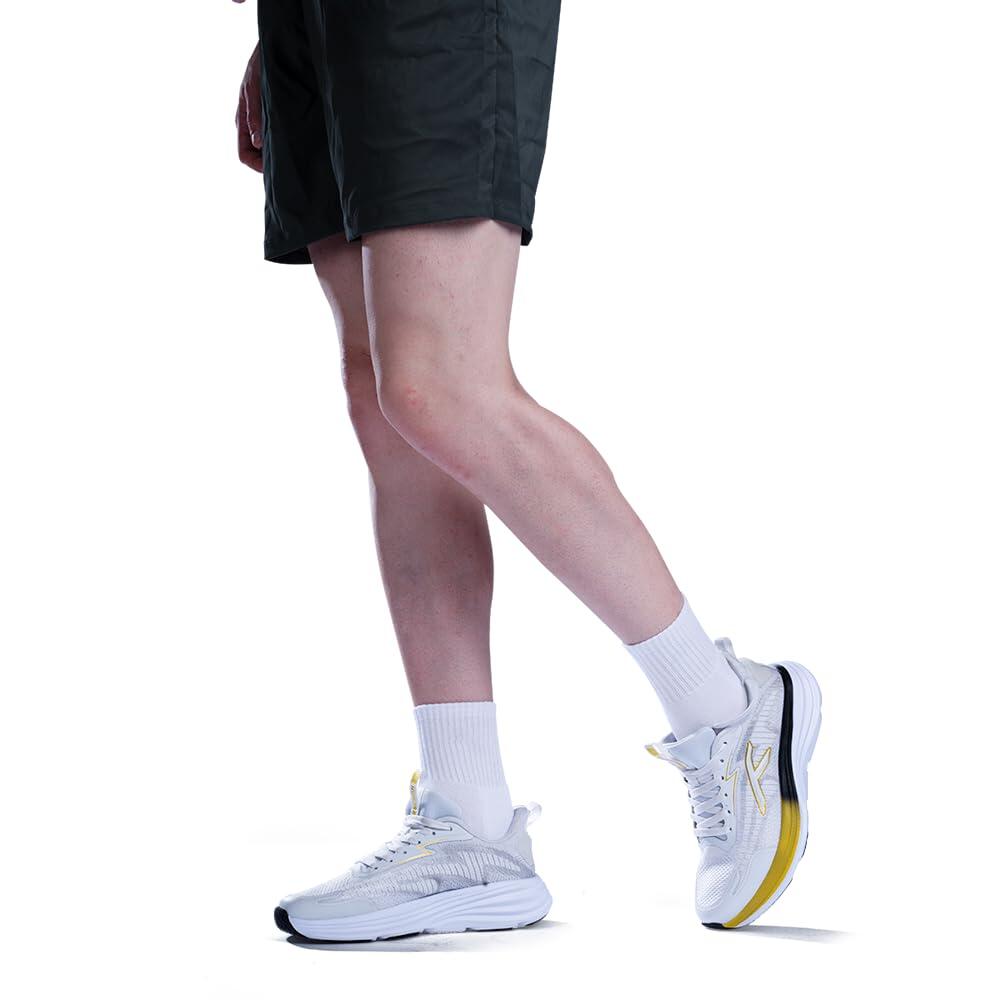 Laufschuhe | SOFT STRIDE | Unisex | Weiß/Gold/Schwarz – Größe 43 EU 5/7