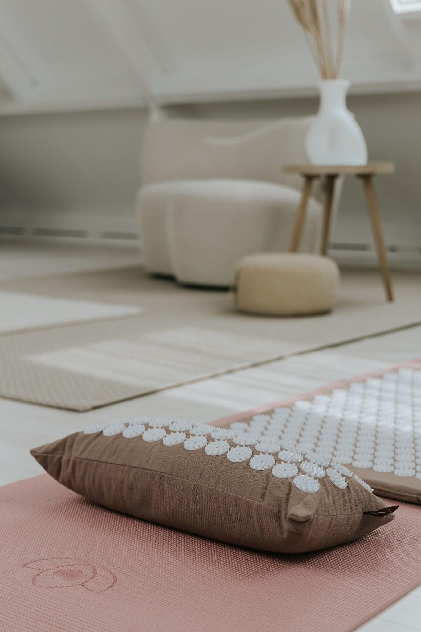 Lotus Spijkermat taupe 5/5