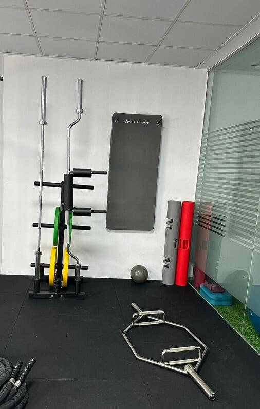 Suporte de parede para tapetes de ioga e fitness 3/4