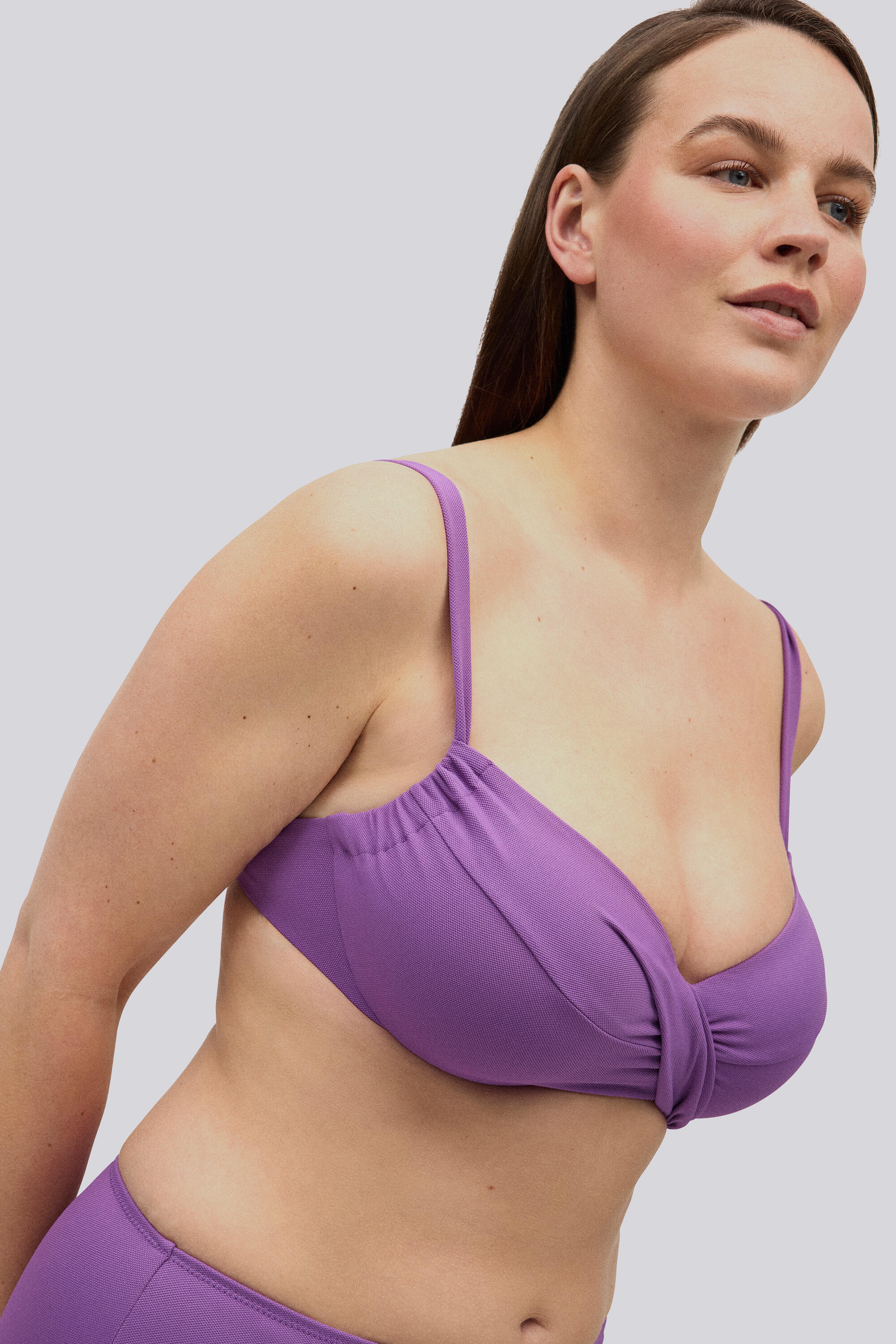 Top bikini reductor contorno regulable violeta copas C y D 6/7