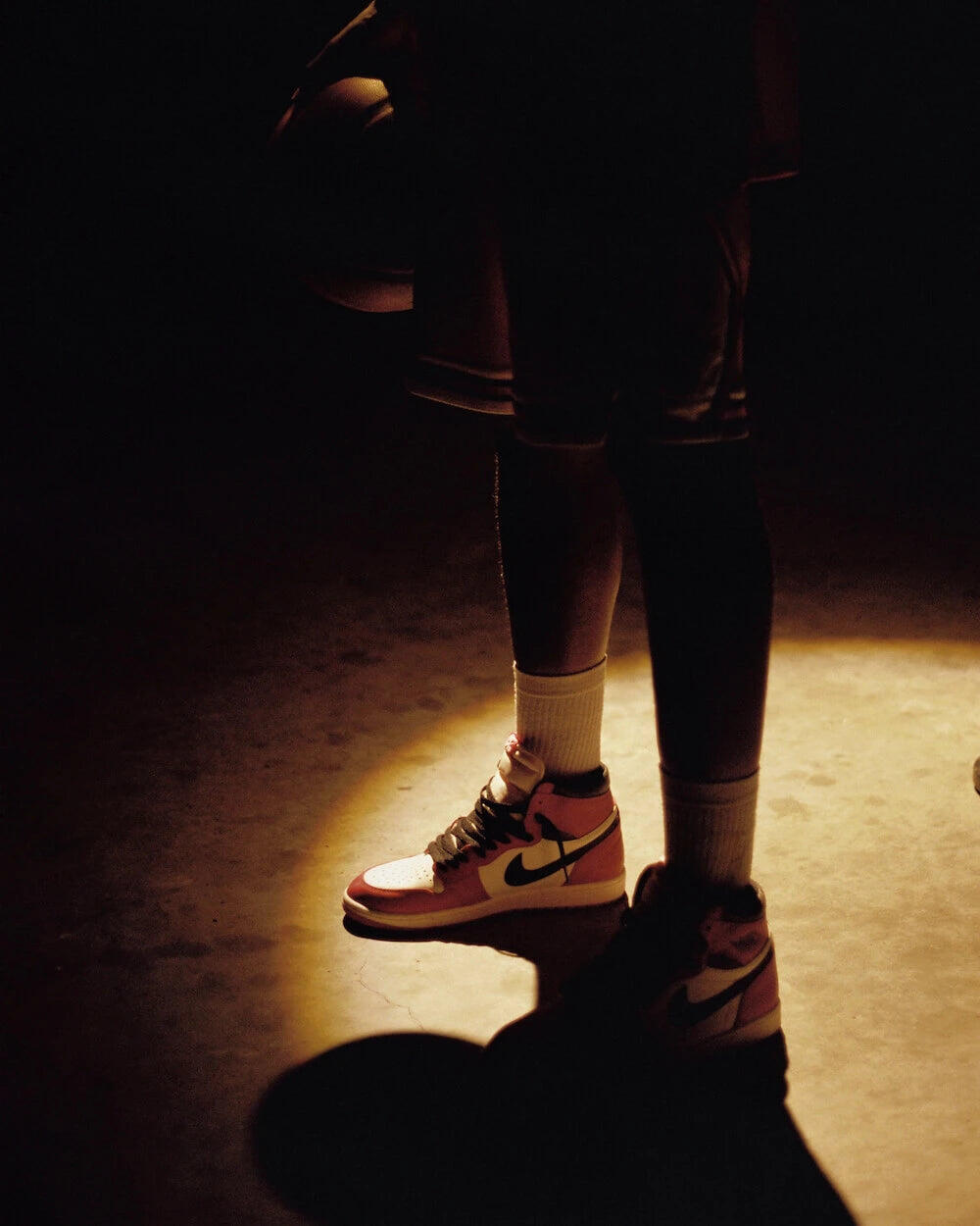 Air Jordan 1 High Chicago Lost And Found (Reimagined) 5/7