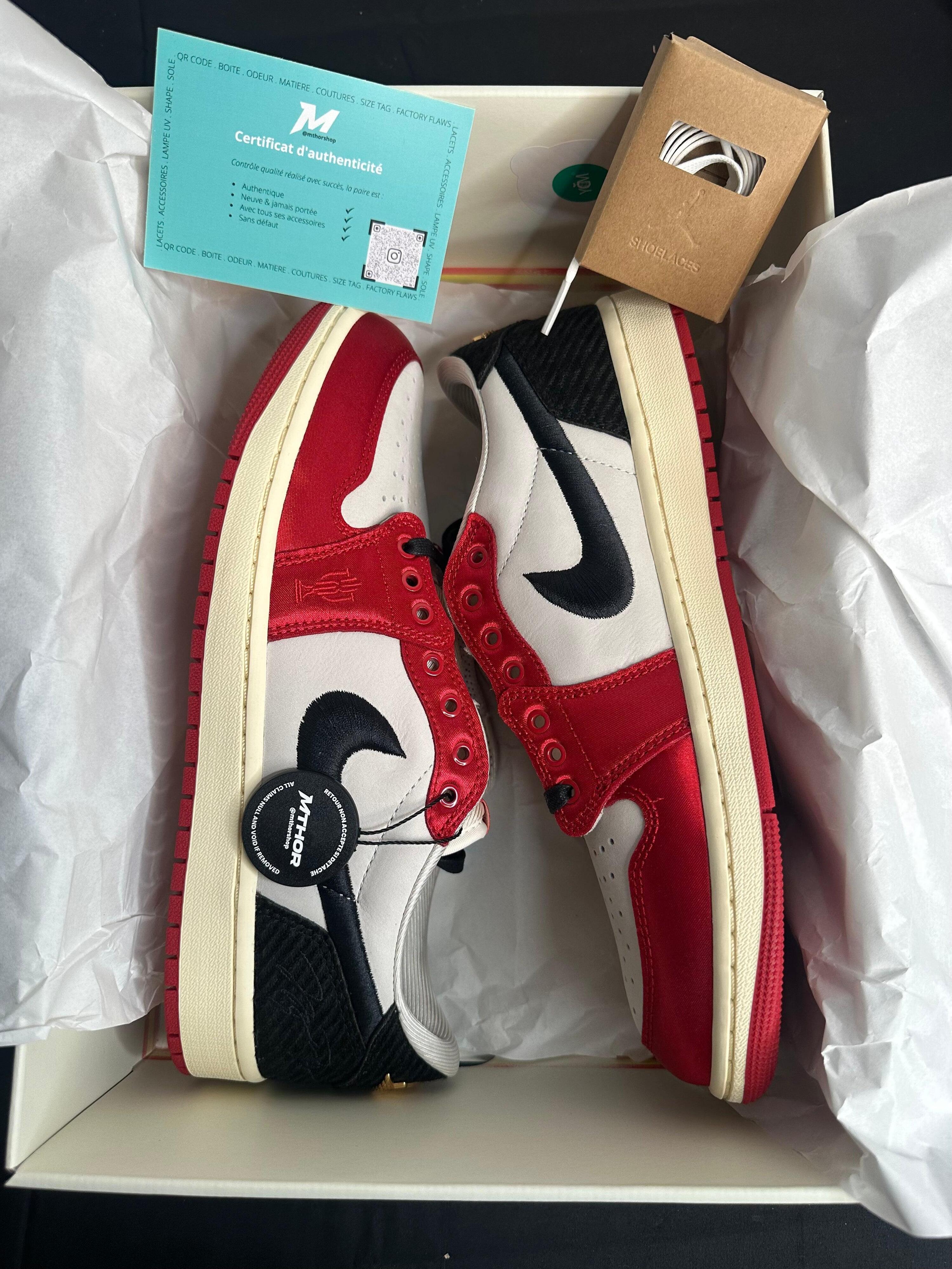 Air Jordan 1 Retro Low OG Trophy Room 3/6
