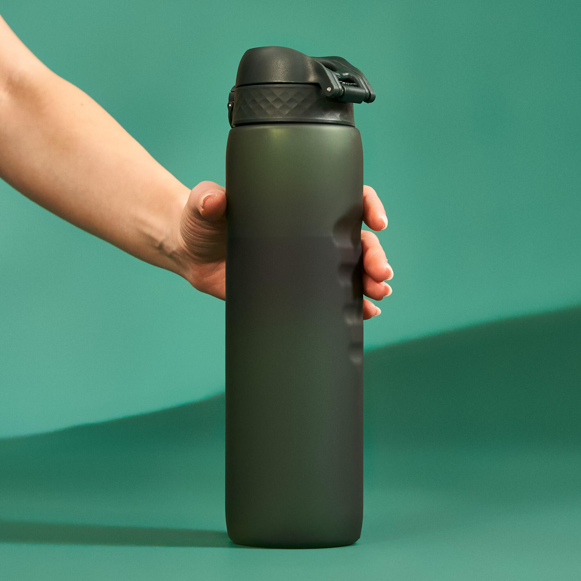 Duży bidon 1L ION8 BPA Free 2/8