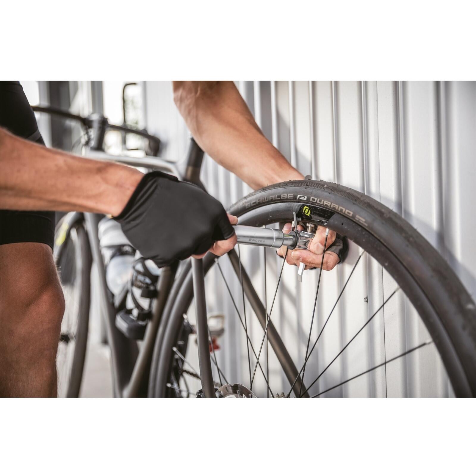 Pompetta Topeak Roadie TT in Alluminio — Compatta, 11 bar, Argento 3/4
