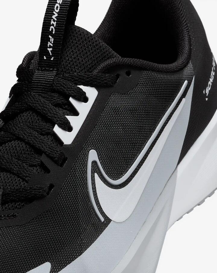 Scarpe unisex nike sonic fly (gs) - nero/bianco/grigio 7/7