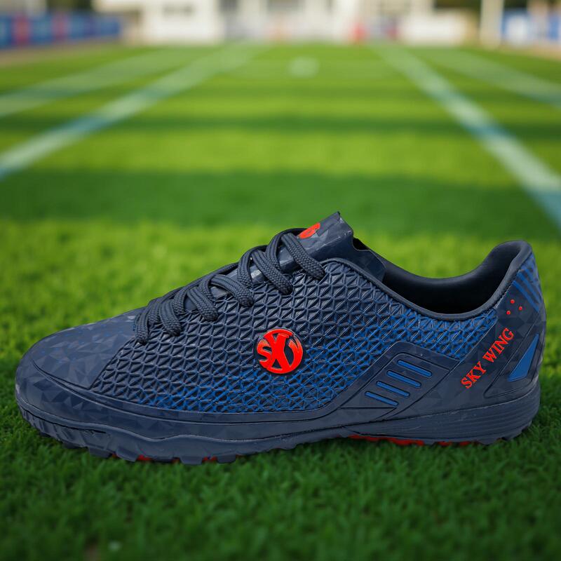 Ghete de fotbal Sky Wing 9895 pentru teren sintetic, cusute in varf 36 bleumarin