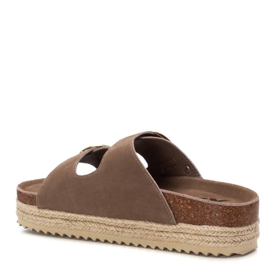 Sandalias Planas Mujer Xti  Marrón 4/5