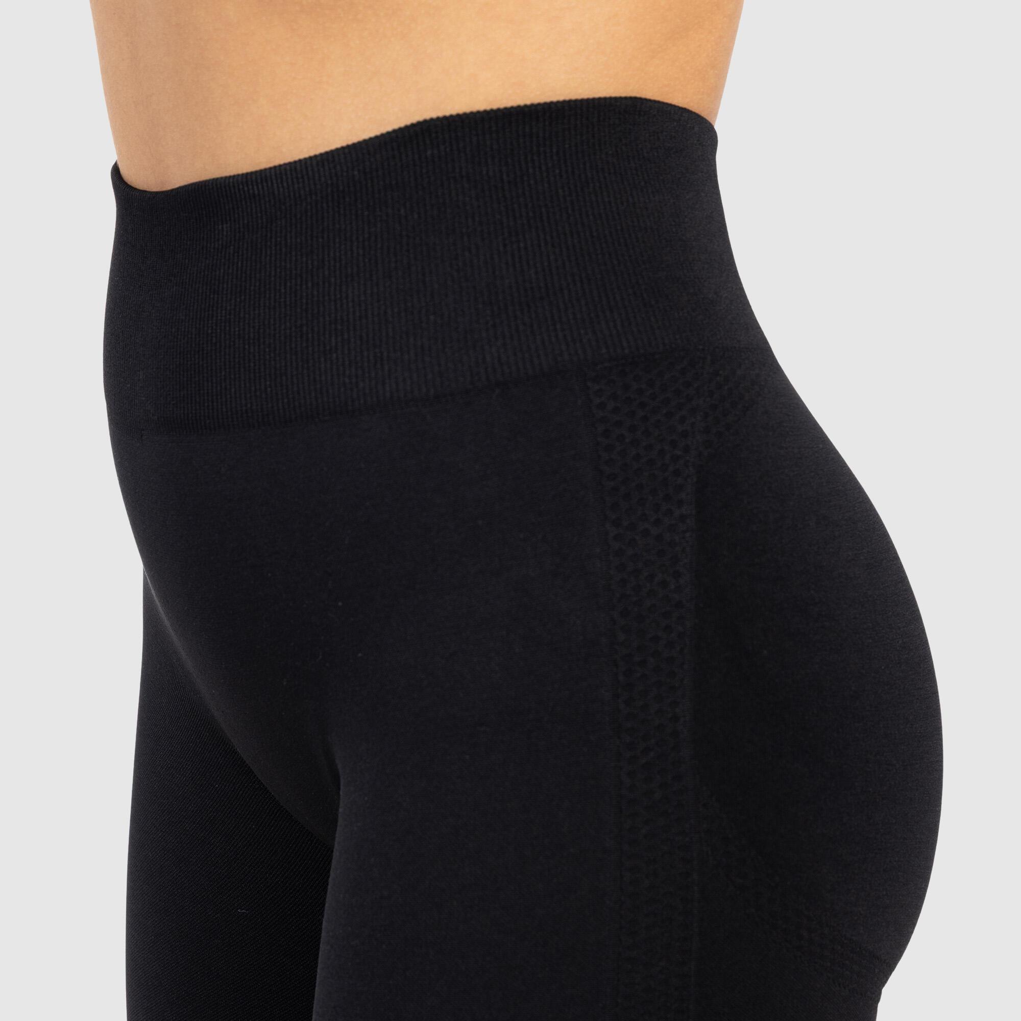 Damen Shorts Nomeli Schwarz 4/5