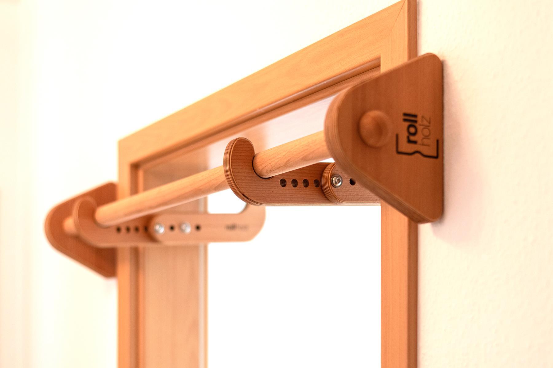 rollholz Klimmzugstange aus Holz für jeden Türrahmen 5/6
