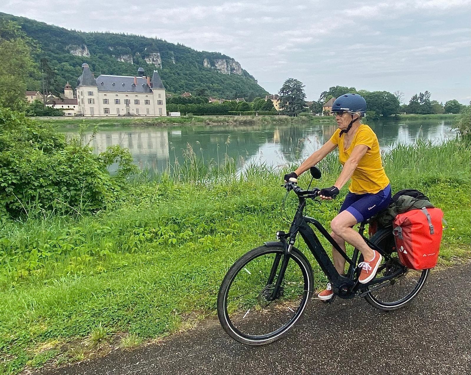 DECATHLON TRAVEL picture
