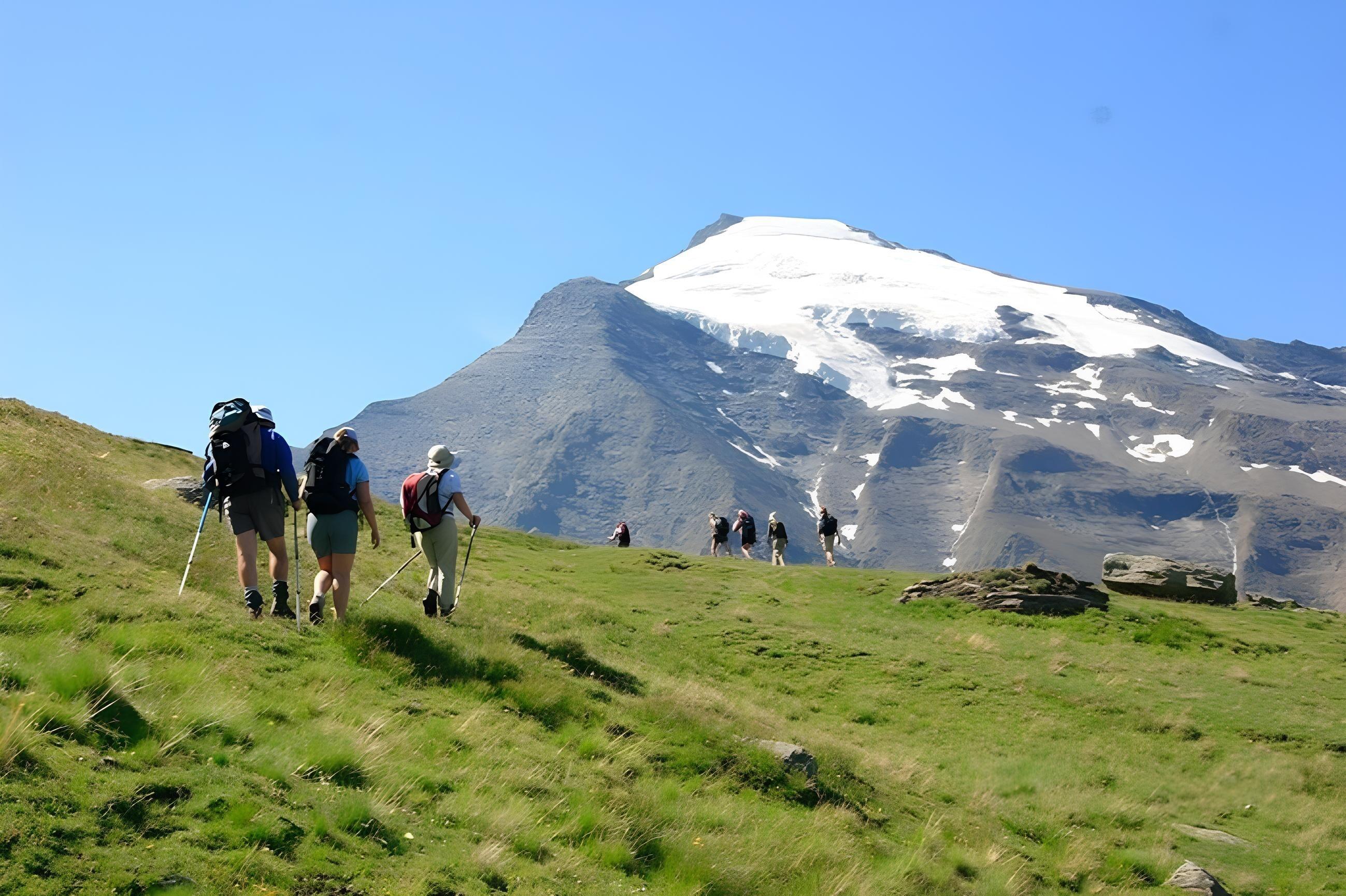 DECATHLON TRAVEL picture