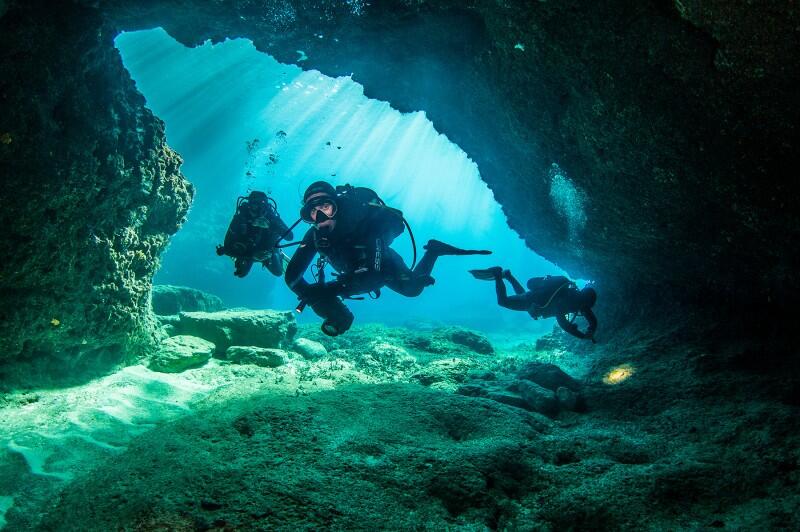 Grottes et canyons de Gozo en plongée à Malte 1/1
