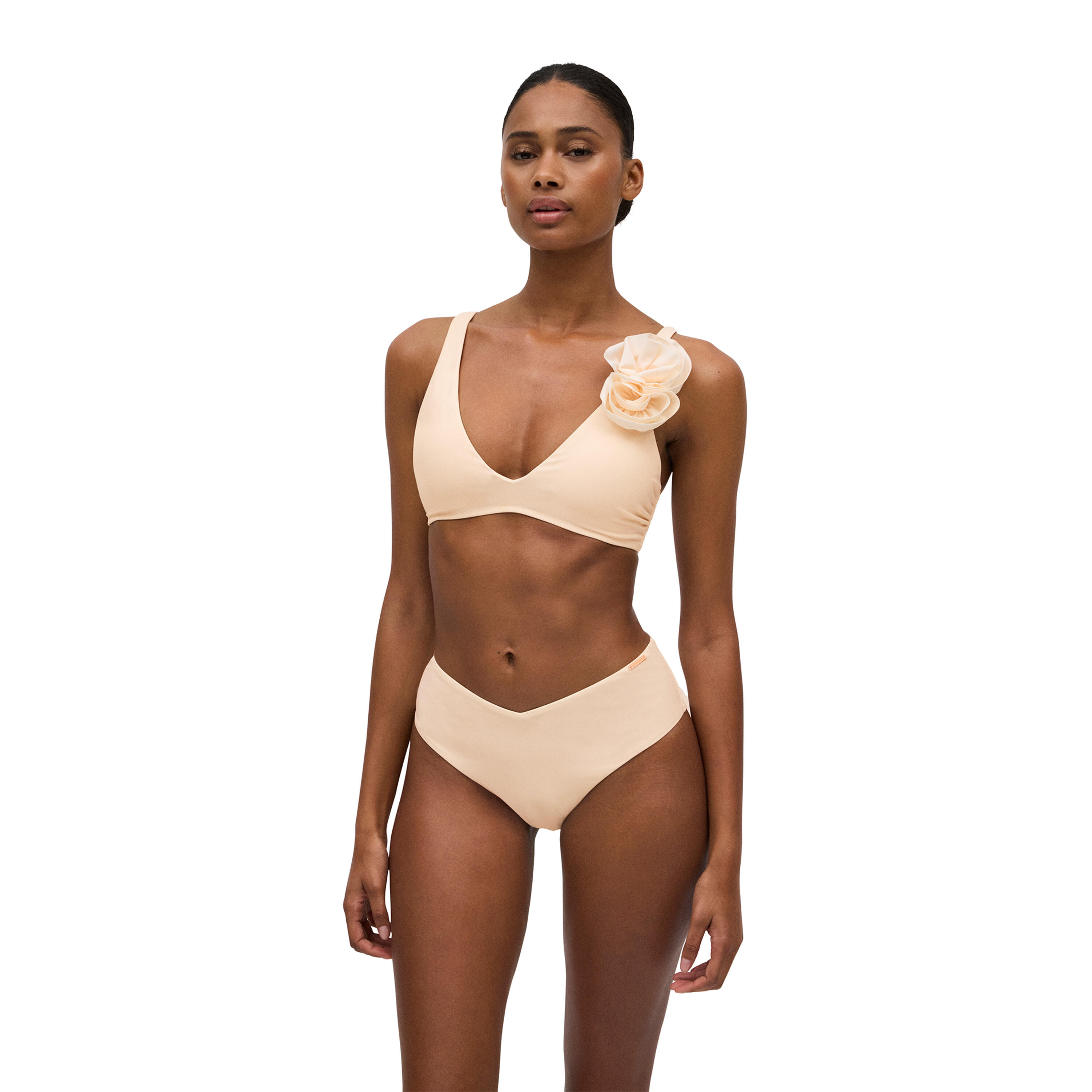 YSABEL MORA Conjunto de bikini triángulo detalle flores con braga midi cintura en V marfil c