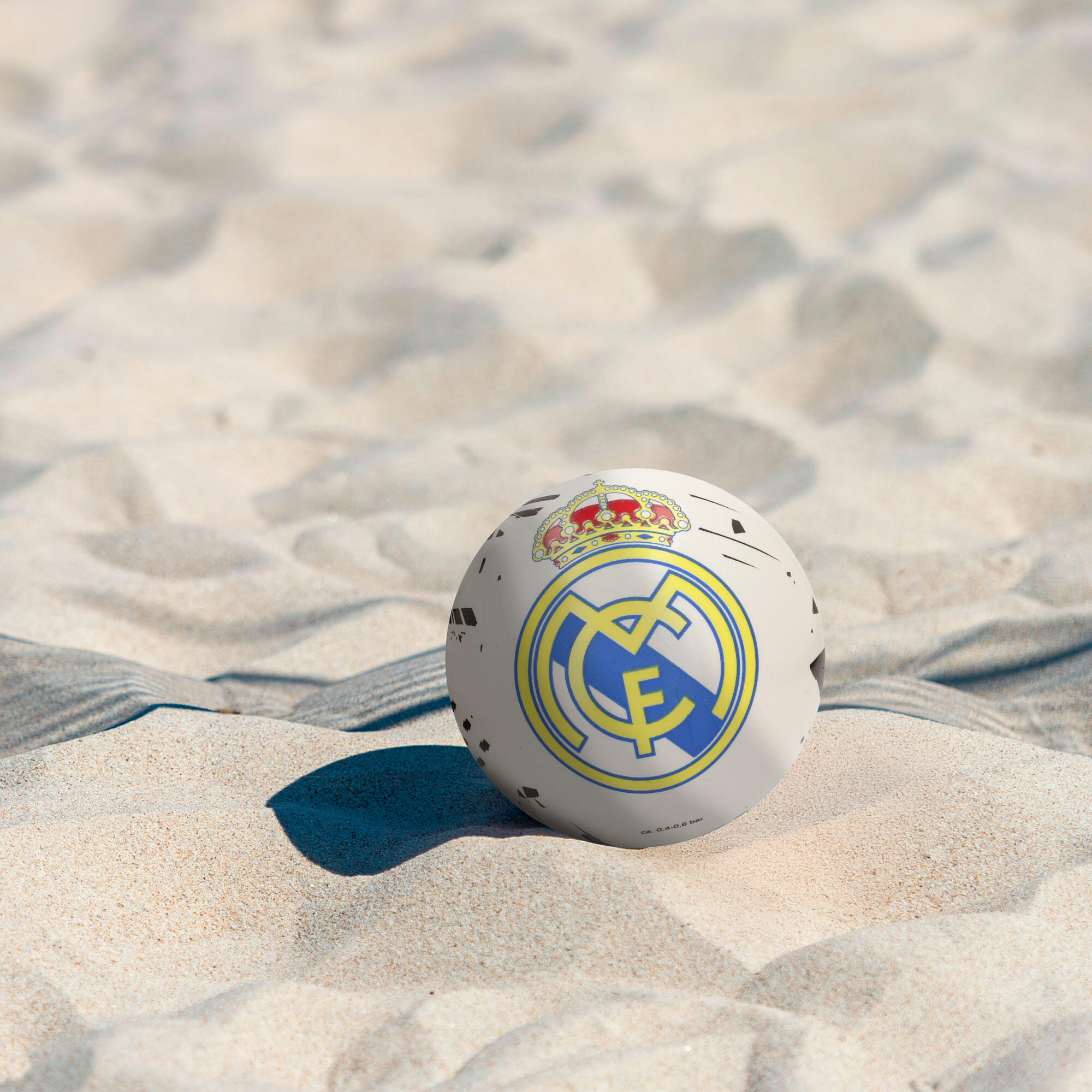 Real Madrid Beach Cube com acessórios e bola da equipa 5/7