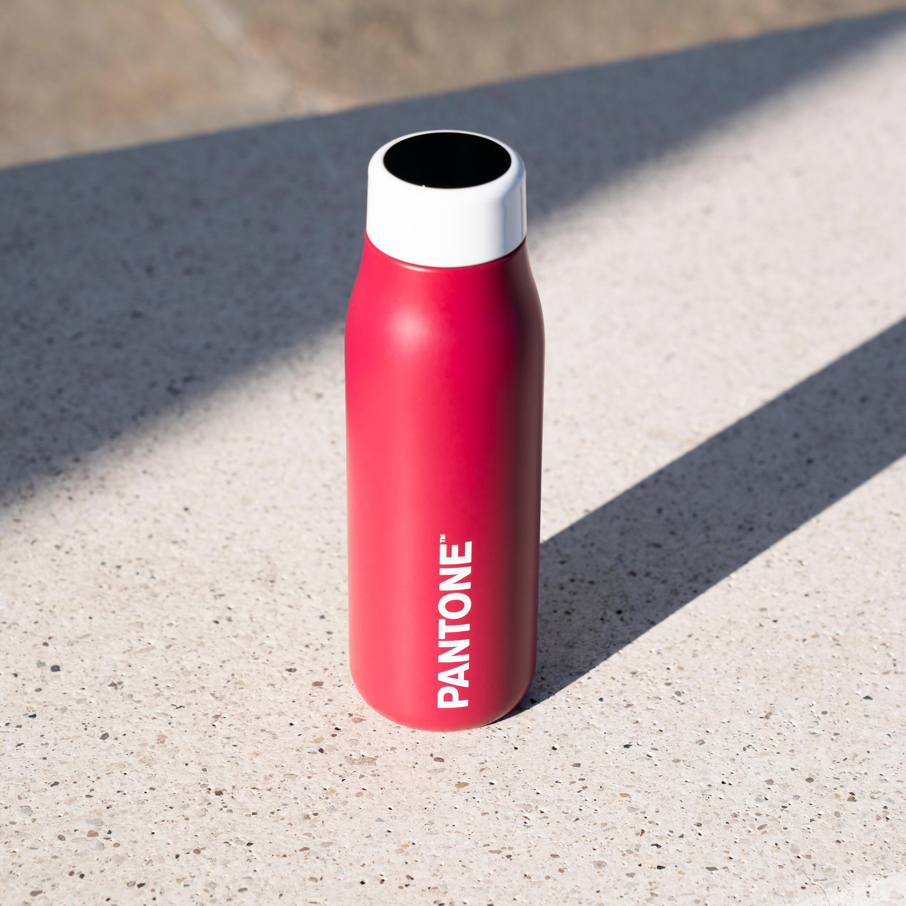 Bouteille d'eau thermale PANTONE avec indication de température Rose 3/3