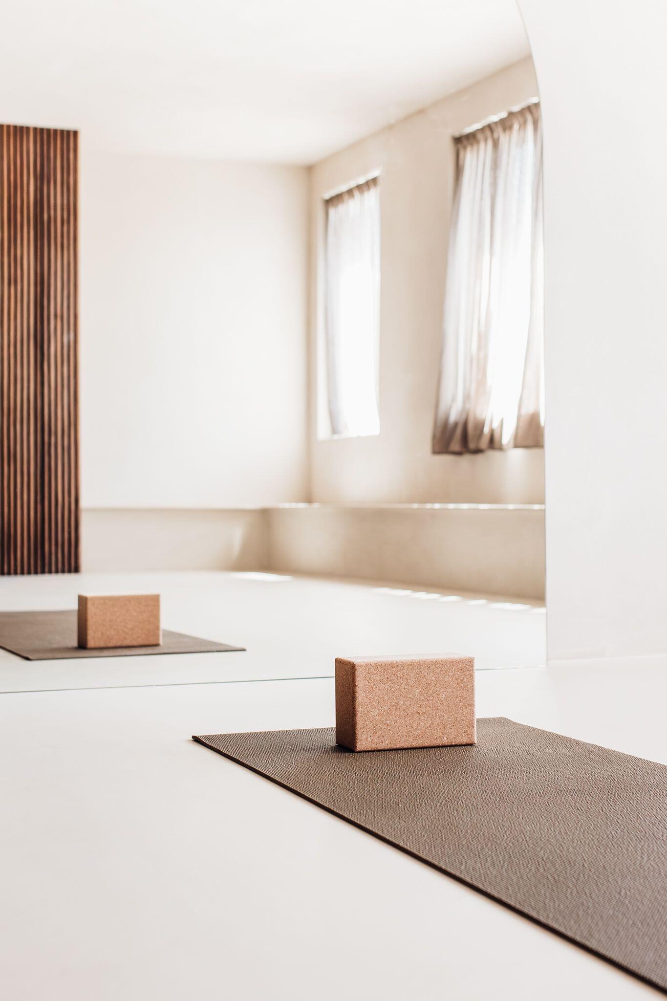 Lotus Yoga blok groot eco natuurkurk 3/5