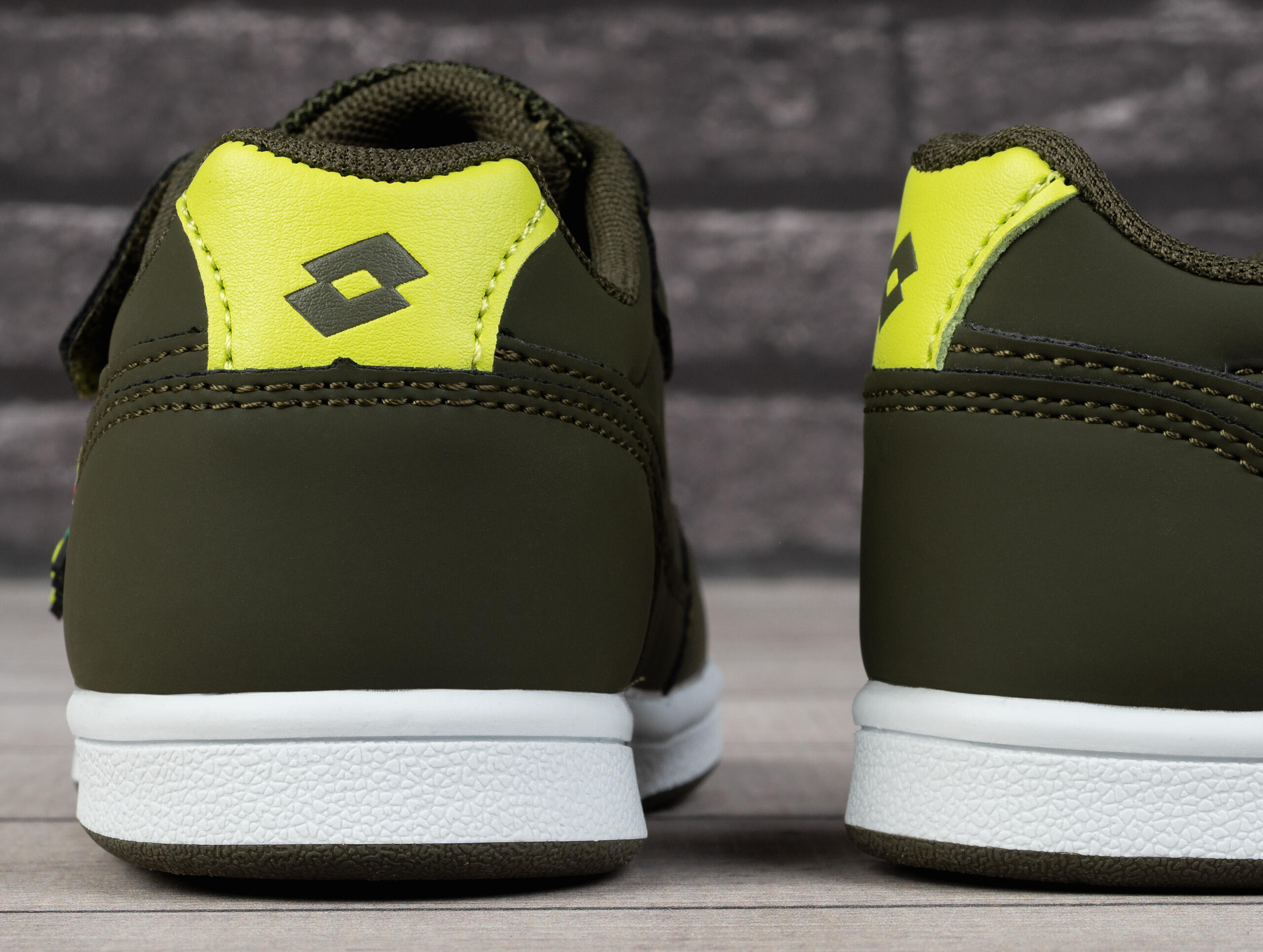 Buty dziecięce sportowe Lotto ANIMOL M 4/7