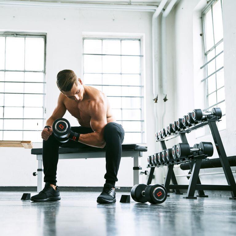 Hantla 2,5 kg ogumowana żeliwna Gorilla Sports profesjonalne