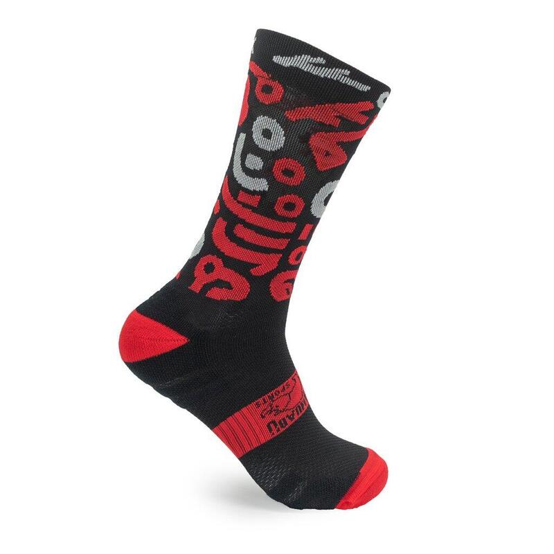 Meias DYSTOPIAN 1 de RUNNING (Preto e Vermelho) – 1 fio Exclusivo Online      18,95€  KAMUABU Meias DYSTOPIAN 1 de RUNNING (Preto e Vermelho) – 1 fioVendido e expedido por: KAMUABU SC    