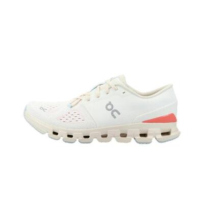 Sportschoenen vrouw on running cloud x 4 beige