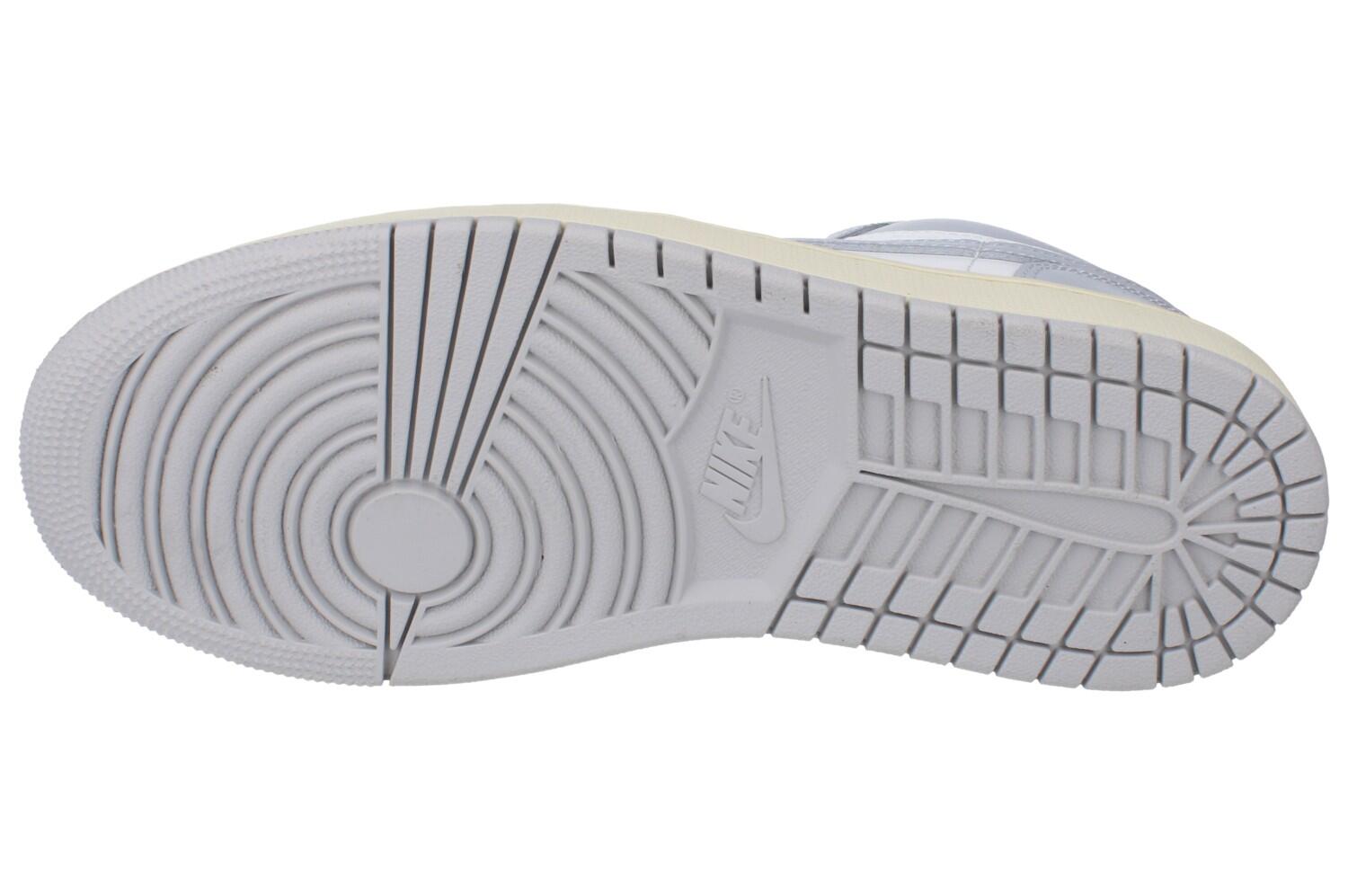 Jordan 1 Low Coconut Milk Neutral Grey Damen 5/6