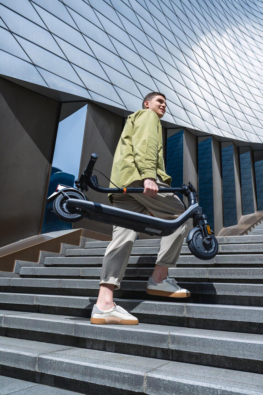 Promo Trottinette électrique Pliable Ninebot E2 Plus Segway-ninebot