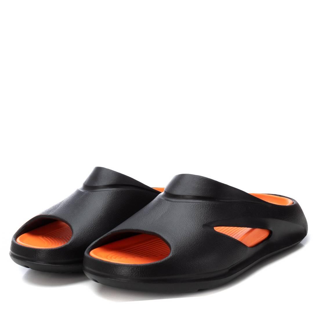 Tongs Xti modèle 143895 pour homme 4/4