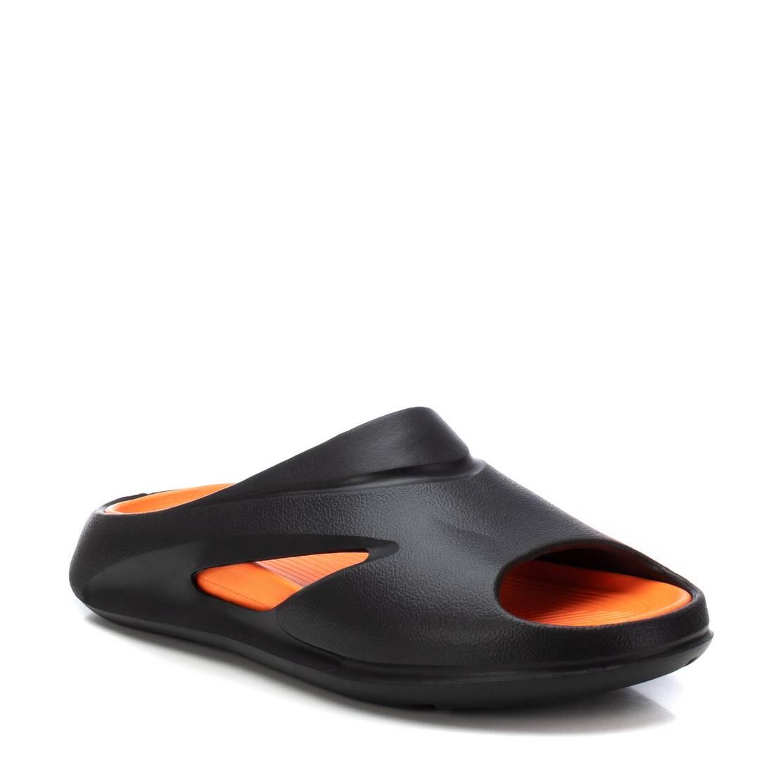 Tongs Xti modèle 143895 pour homme 2/4