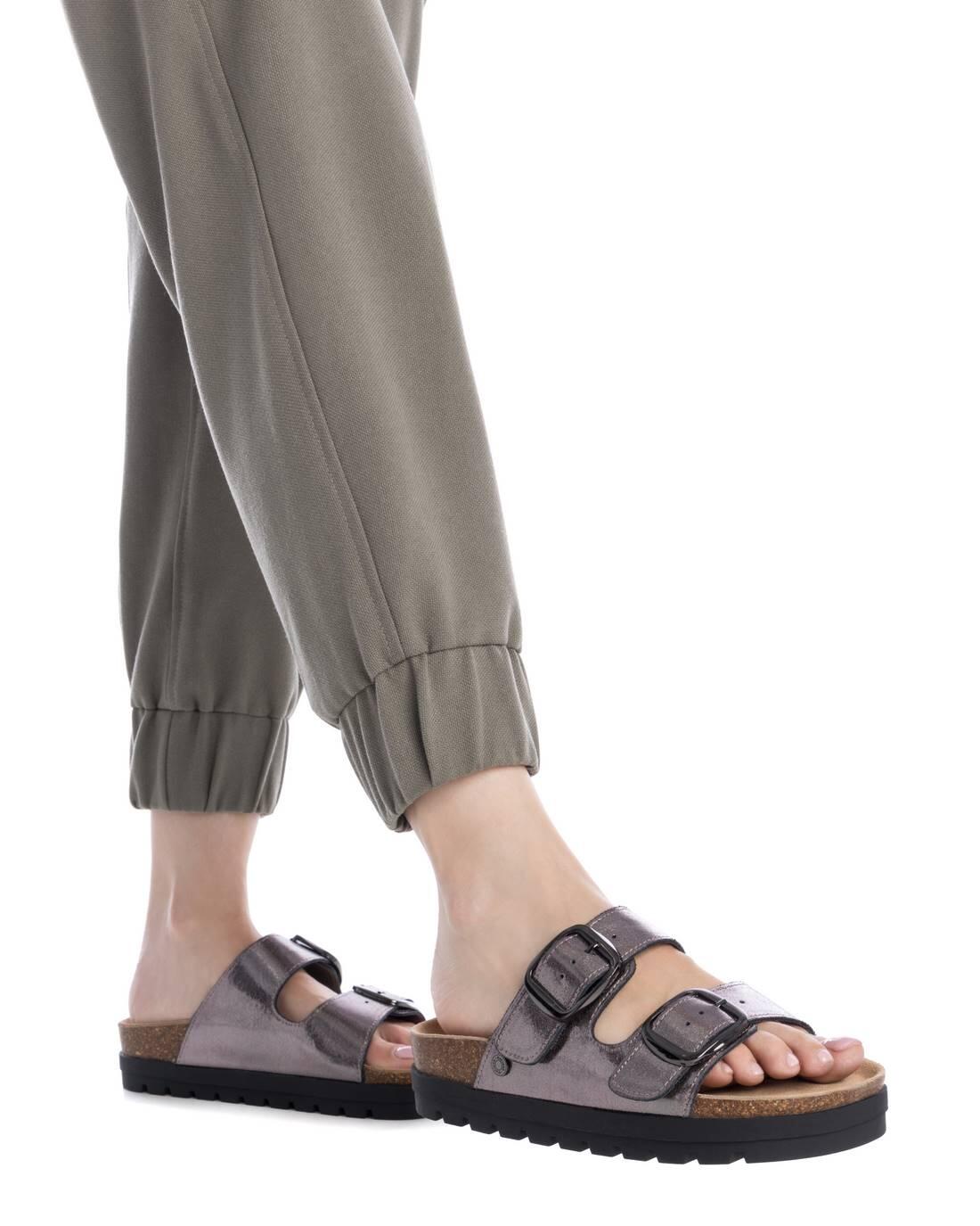 Sandalia De Mujer Refresh 172721 Plomo 2/5