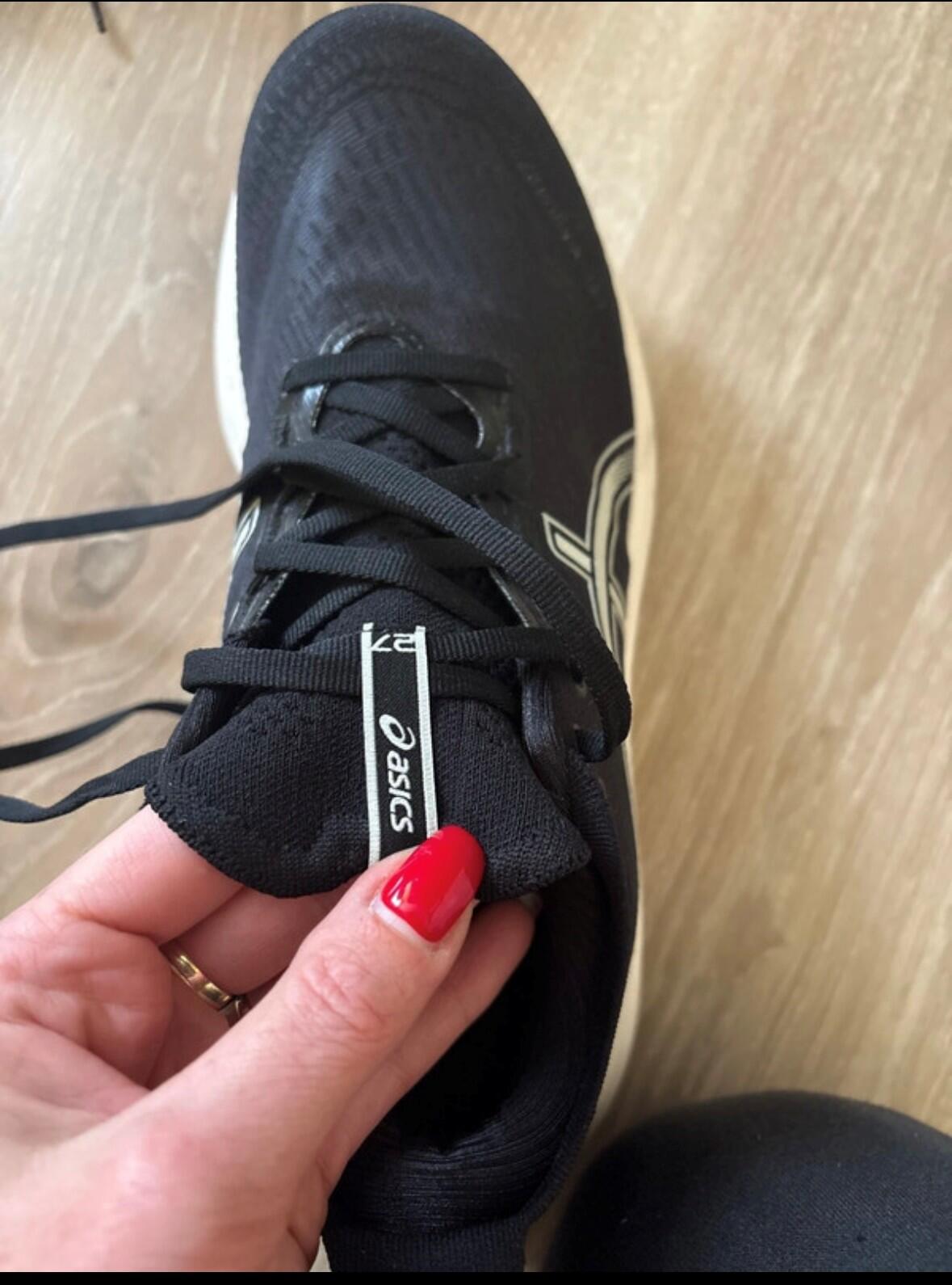 Tussen Particulieren - Asics nimbus 27 zwart 40,5 2/3