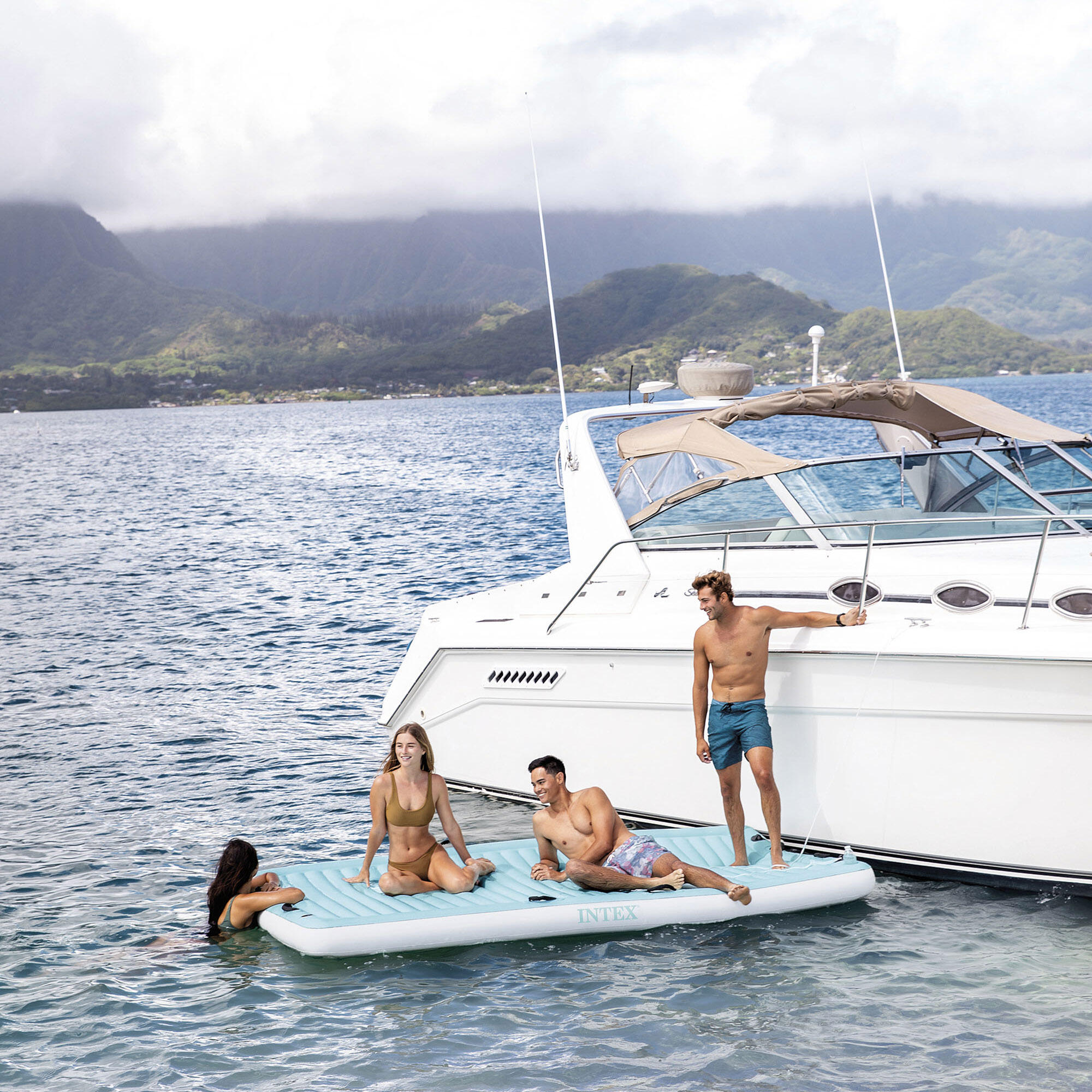 Manta flotante hinchable c/portabebidas y asas de agarre 183x310x18 cm INTEX 5/7