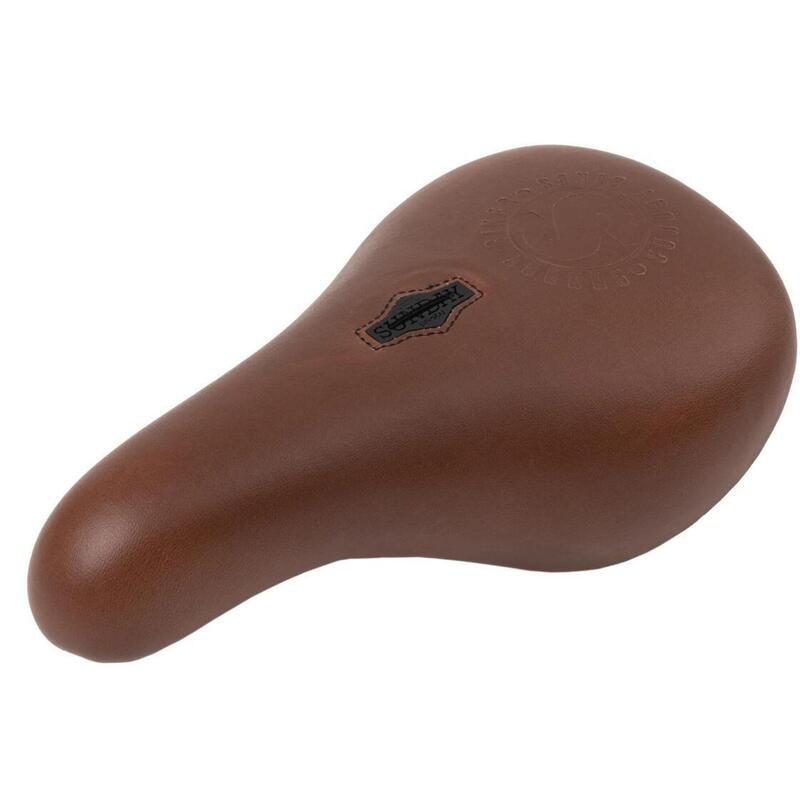 Selle Sunday Badge Perforated Pivotal Brown      3695€    SUNDAY Selle Sunday Badge Perforated Pivotal BrownVendu exclusivement en ligne   