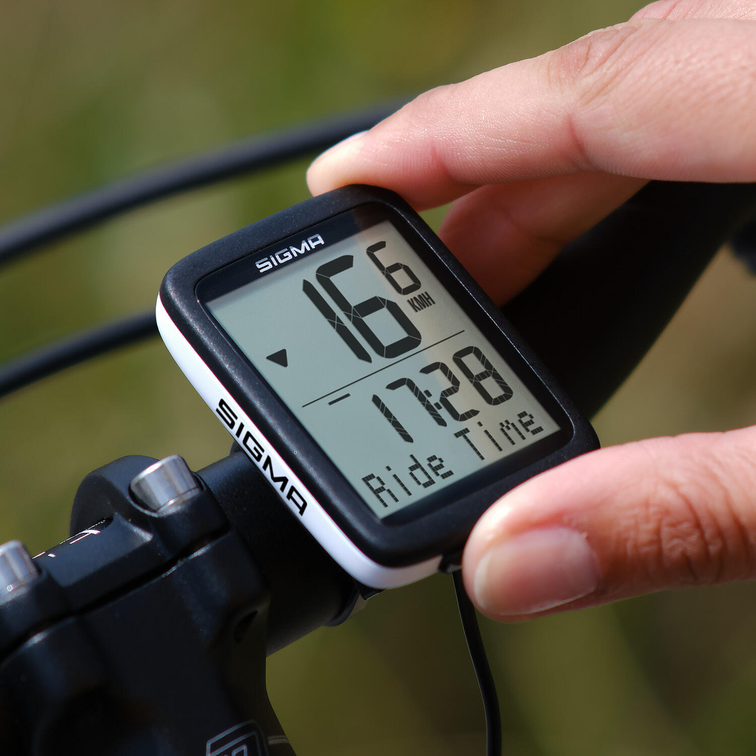Sigma BC 10.0 WR Bike Computer - Compact Wired Cyclometer 4/7