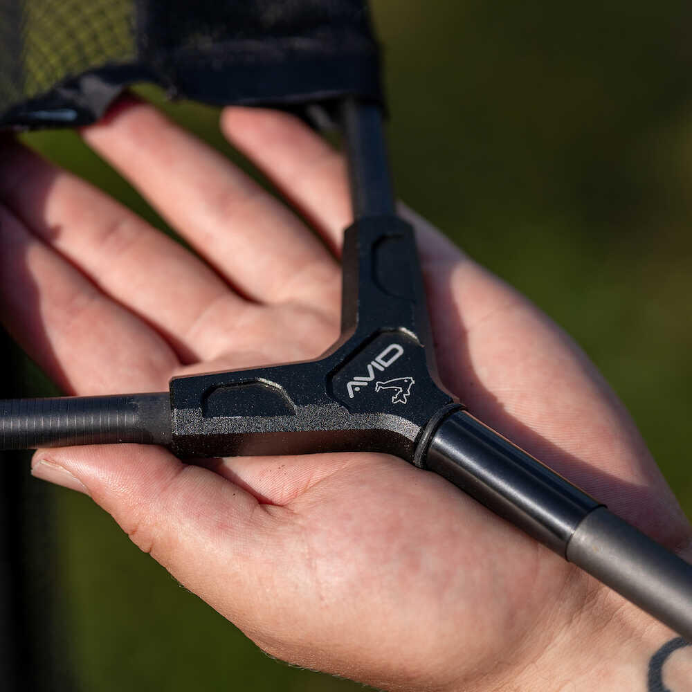 Avid 42inch Revolve Net 240cm 2pc. Handle - Avid Carp Wegen & Onthaken 5/7