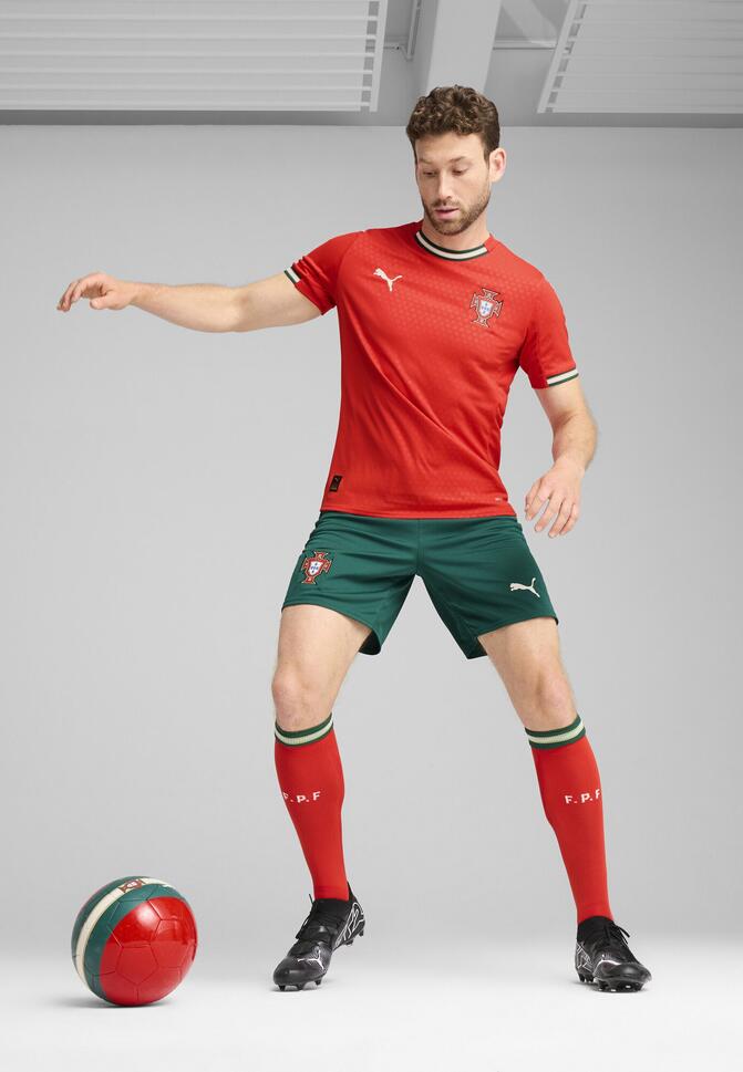 Męskie szorty Portugalia 2025 PUMA Blessing Green Sugared Almond Beige
