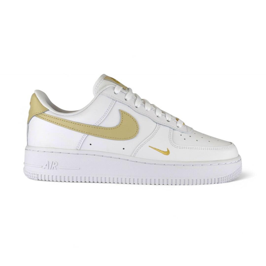 Buty lifestyle damskie Nike Air Force 1 '07 ESS CZ0270-105 1/4