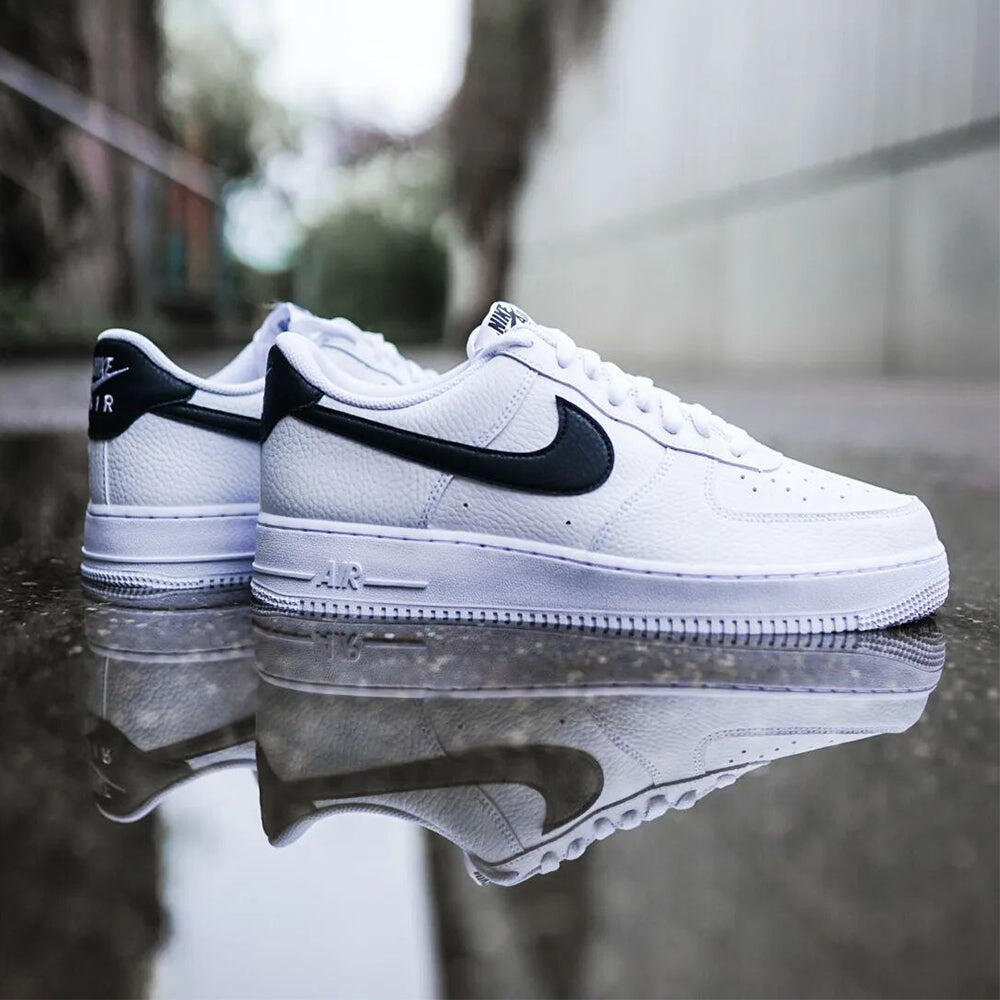 Nike Air Force 1 - White / Black (W) 5/6
