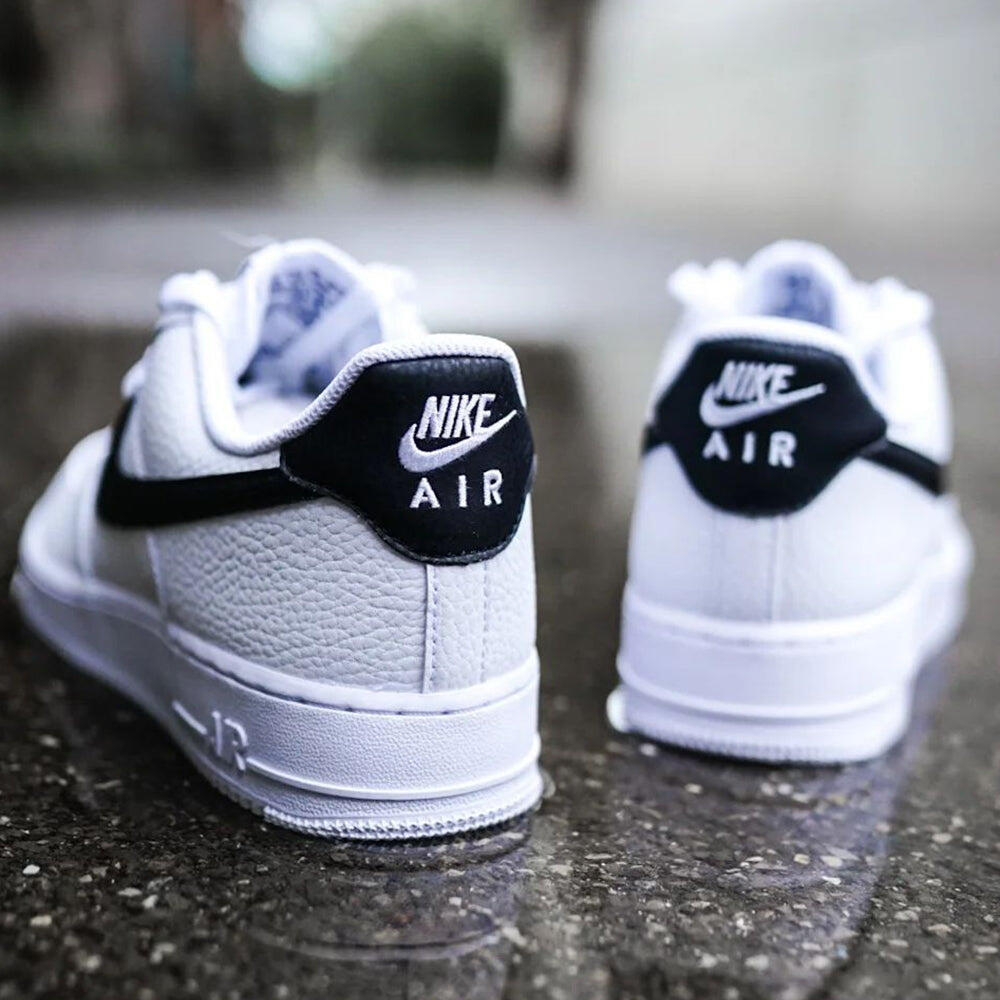 Nike Air Force 1 - White / Black (W) 6/6