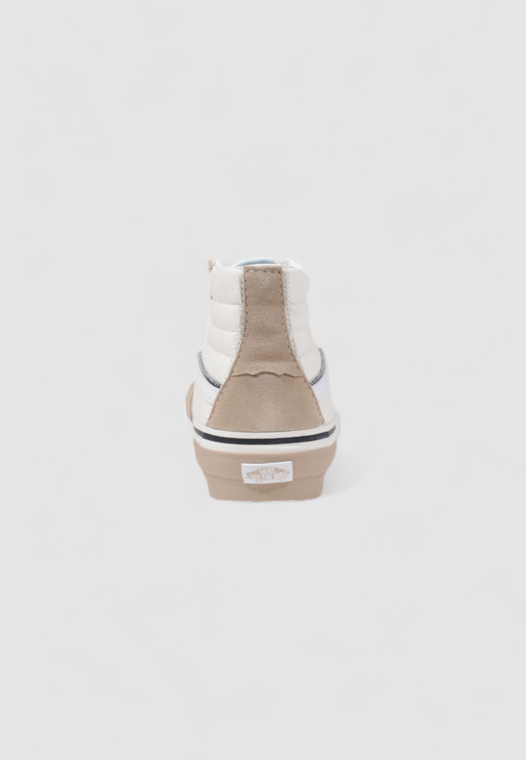 baskets UA SK8-Hi HOMME BEIGE 4/5