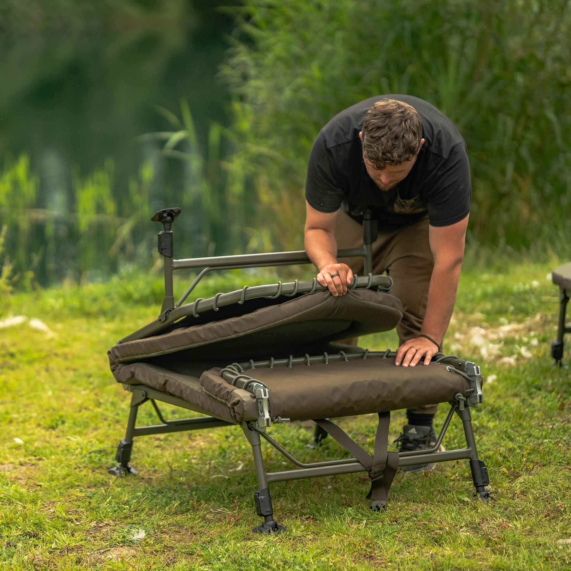 Avid Carp Benchmark Ultra Standard Bed 4/7