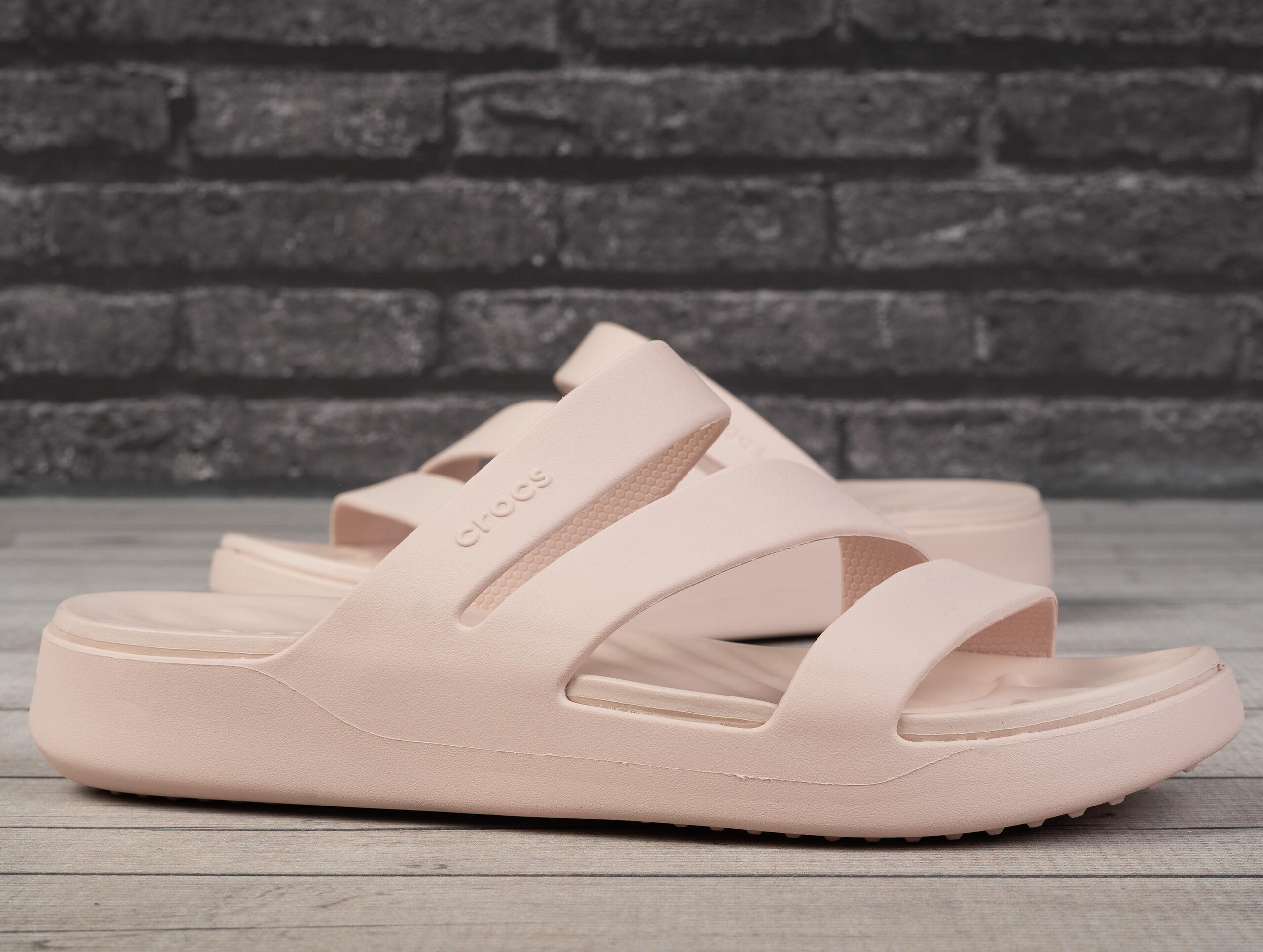 Sandalias Crocs modelo 209587-6UR para mujer 2/7