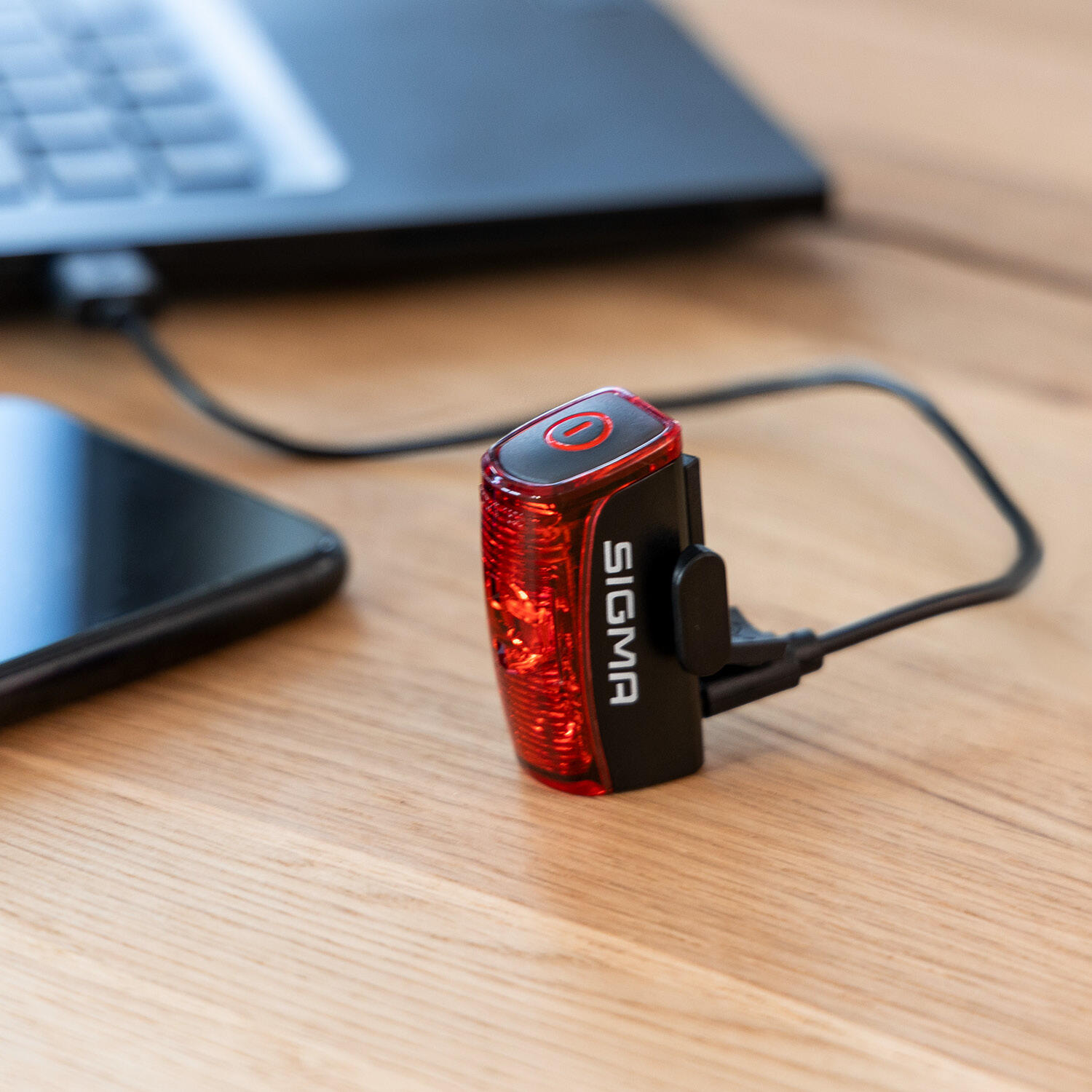 Sigma INFINITY USB Rear Light with Power LED and Long Battery Life 4/7