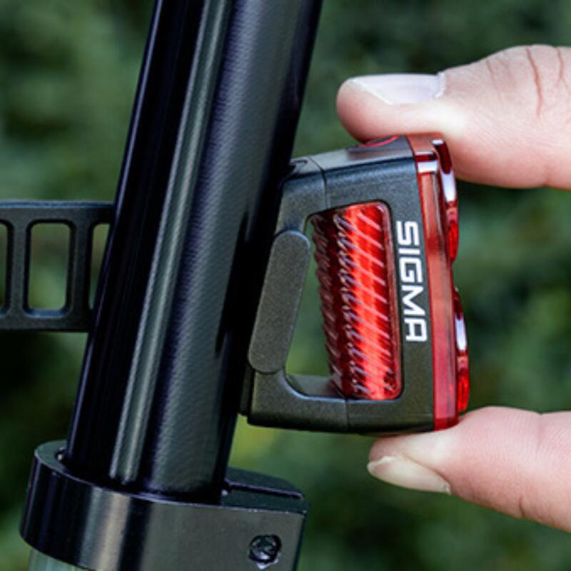 Lumină spate pentru bicicletă Sigma Buster RL150, 150 lumeni, roșie