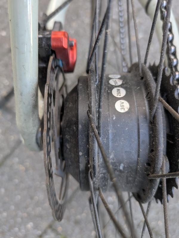 Entre Particuliers - Vélo de ville electrique sous garantie 2/4