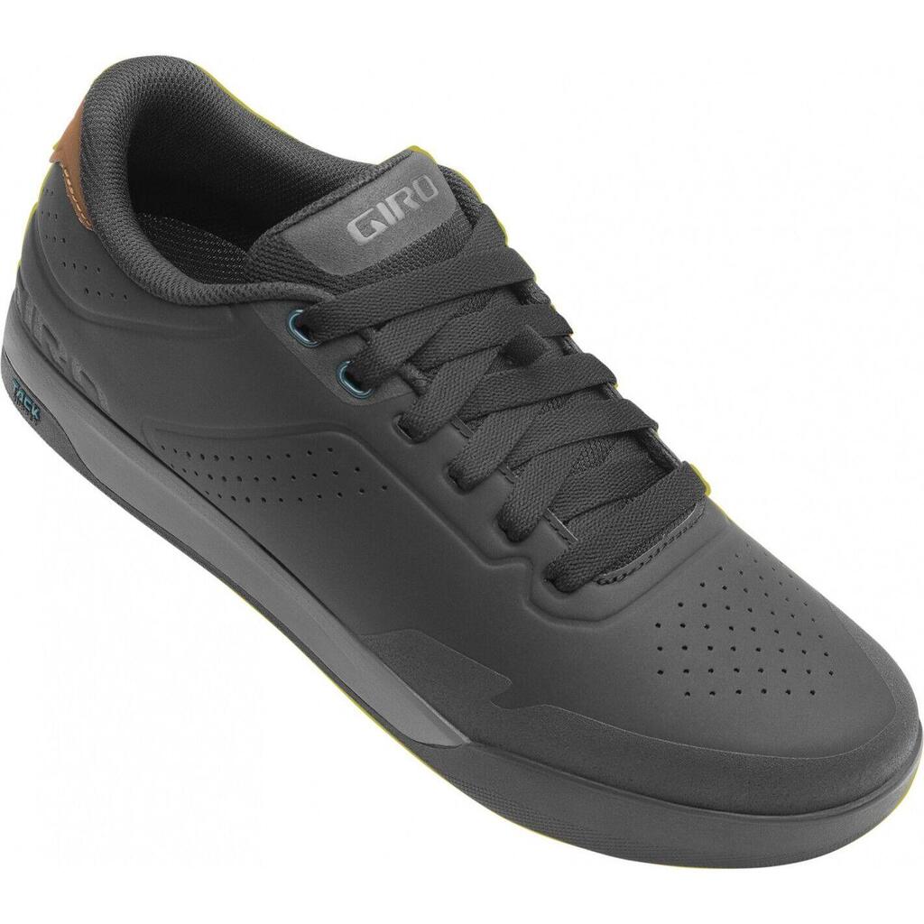Shoes Giro Latch