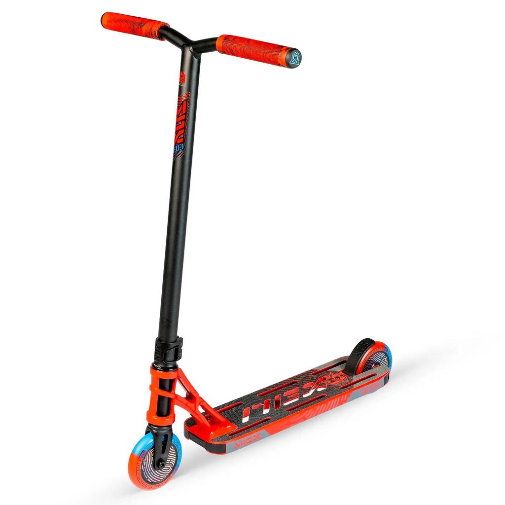 MGP MGX Shredder stuntstep in zwart en rood
