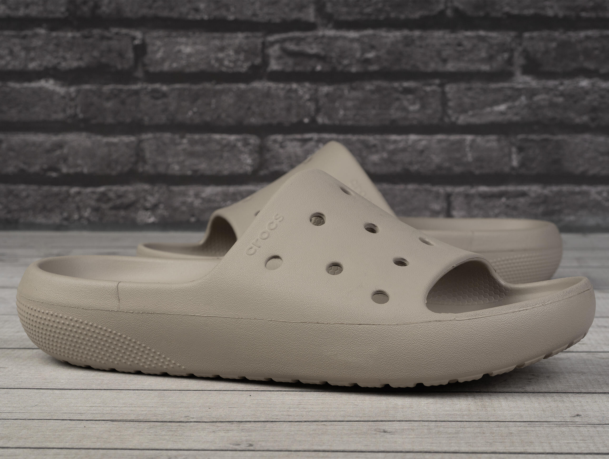 Klapki męskie basenowe Crocs CLASSIC SLIDE V2 2/7