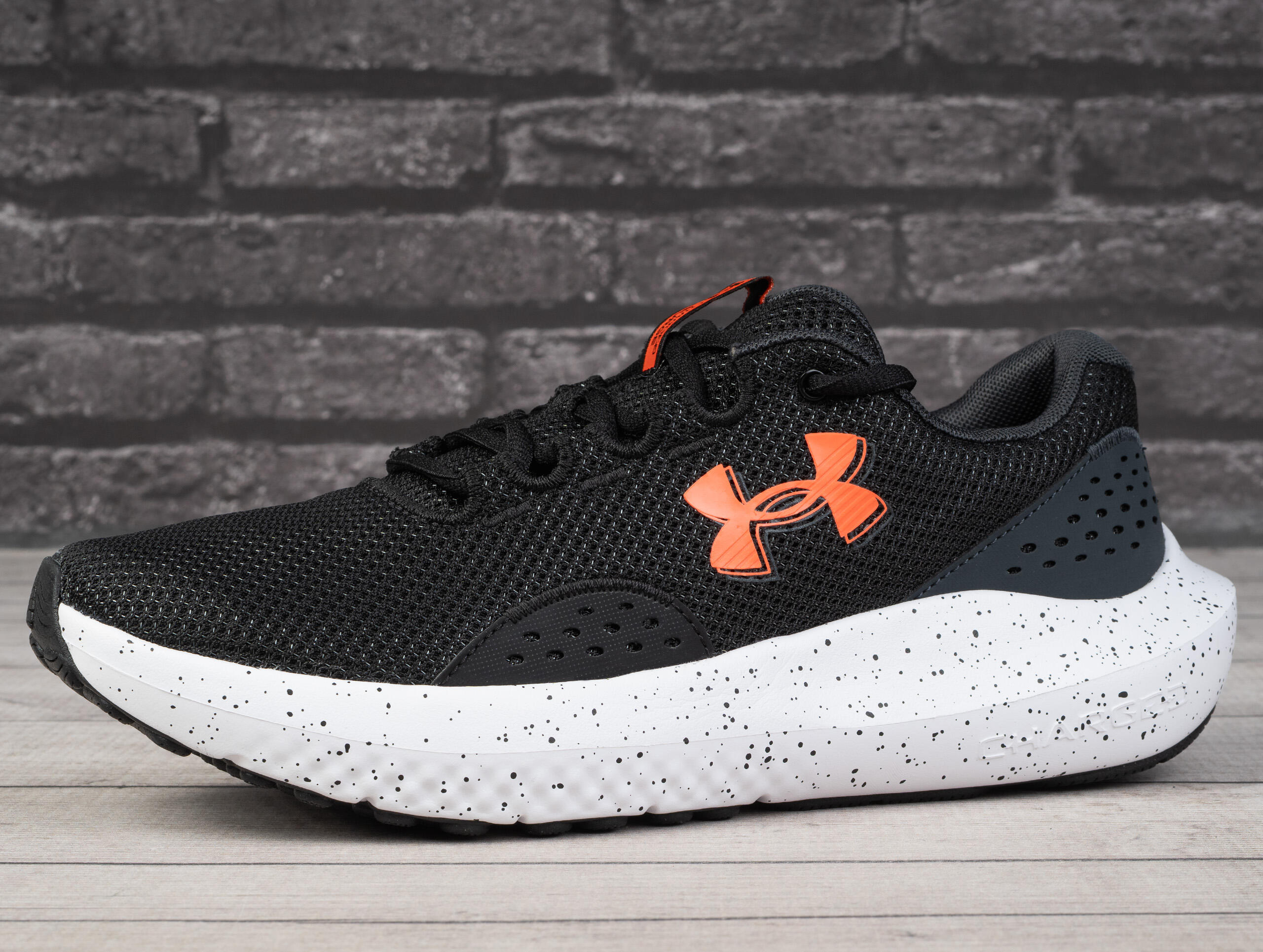 Buty męskie sportowe Under Armour CHARGED SURGE 4 3/7