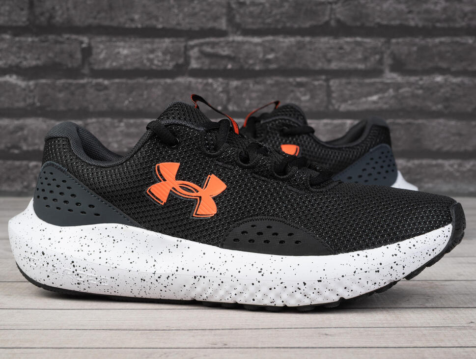 Buty męskie sportowe Under Armour CHARGED SURGE 4