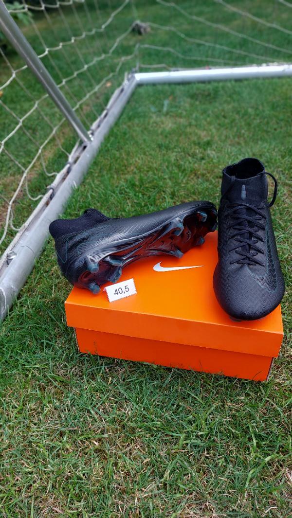 NIKE picture